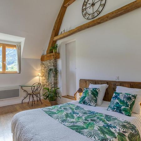 Gite De Charme : La Grange Au Lac Azur Treffort  Экстерьер фото