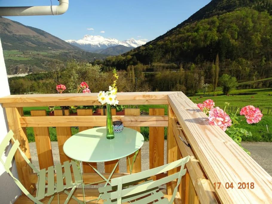 Gite De Charme : La Grange Au Lac Azur Treffort  Экстерьер фото